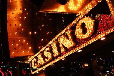 linkslot live-dealer studio with multiple camera angles